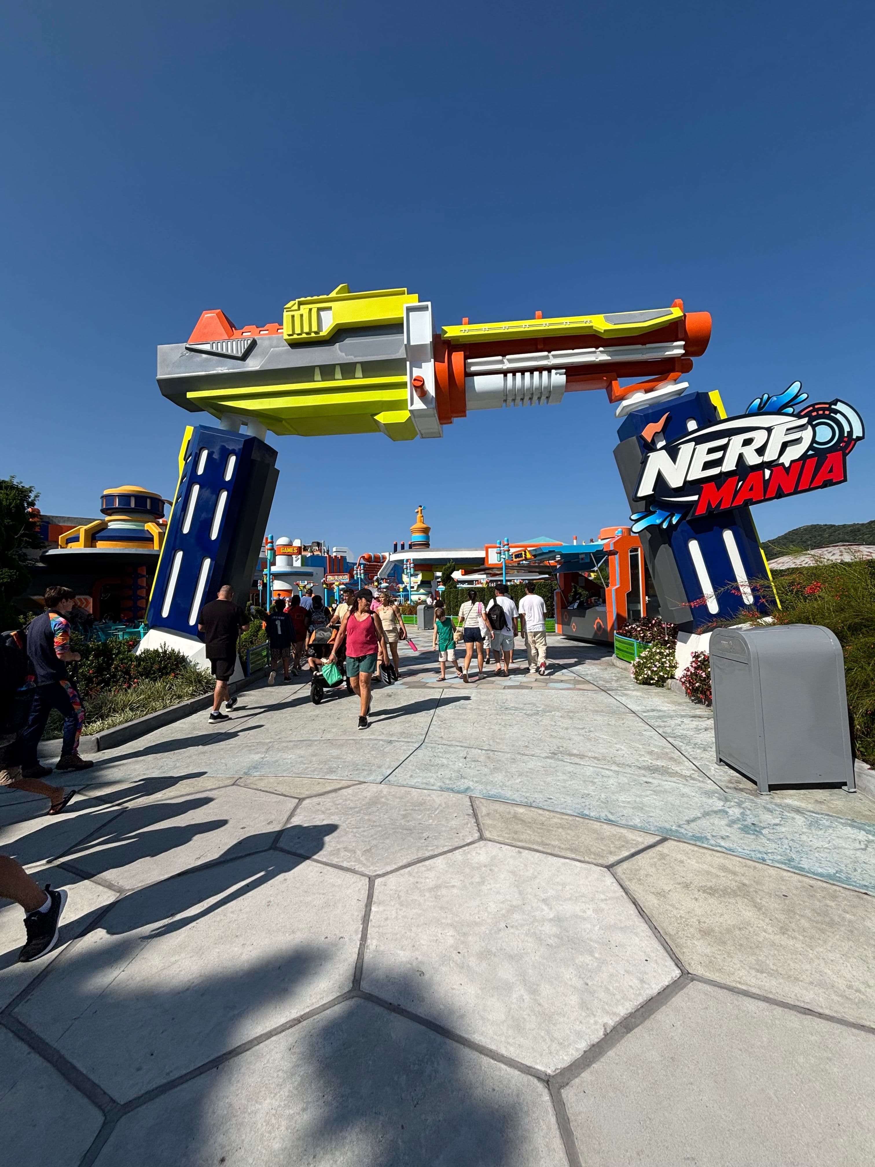 pistolet nerf géant au park d'attraction